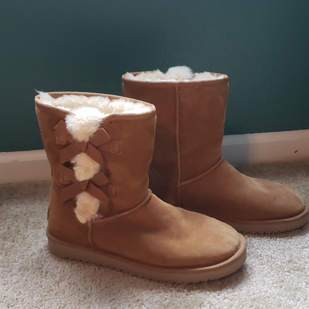 Ugg boots with bows